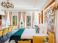 Łóżko lub łóżka w pokoju w obiekcie Merveil - Luxury Suite - Marais - Antoine I