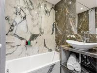 Łazienka w obiekcie Merveil - Luxury Suite - Marais - Antoine I