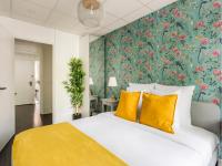 Posteľ alebo postele v izbe v ubytovaní Cozy Apartment - Champs Elysees - Grande Armee