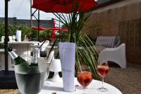 Drinks på Logis Hôtel Vannes Nord Le Clos Des Hortensias