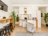 Kuchyňa alebo kuchynka v ubytovaní Cozy Apartment - Louvre - Aboukir VIII