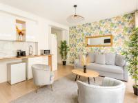 Kuchyňa alebo kuchynka v ubytovaní Cozy Apartment - Louvre - Aboukir VIII