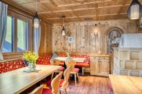 A seating area at Boutiquehotel ZOMM in Seefeld