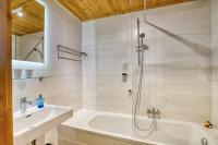 A bathroom at Boutiquehotel ZOMM in Seefeld