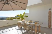 Balkón alebo terasa v ubytovaní Altea Bayview Apartment by NRAS