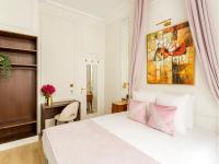 Łóżko lub łóżka w pokoju w obiekcie Merveil - Luxury Suite - Louvre - Marcel III