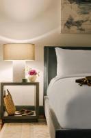 Ein Bett oder Betten in einem Zimmer der Unterkunft Sonder by Marriott Bonvoy The Schaeffer Apartments French Quarter