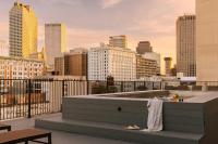 Ein Balkon oder eine Terrasse in der Unterkunft Sonder by Marriott Bonvoy The Schaeffer Apartments French Quarter