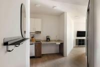 Sonder by Marriott Bonvoy Pivot Apartments Capitol Hillにあるキッチンまたは簡易キッチン