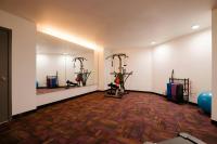 Sonder by Marriott Bonvoy Pivot Apartments Capitol Hillにあるフィットネスセンターまたはフィットネス設備