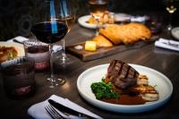 Jídlo v hotelu nebo okolí