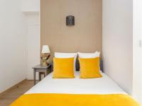 Posteľ alebo postele v izbe v ubytovaní Cozy Apartment - Champs Elysees - Wagram