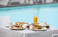 Jídlo v aparthotelu nebo okolí