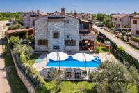 Bazén v ubytování Villa San Andrea - ideal for families, 8 adults, 2 children up to 5 years, 1 children up to 1 years nebo v jeho okolí