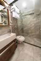 A bathroom at Beyazit Palace Hotel