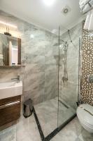 A bathroom at Beyazit Palace Hotel