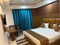Hotel Air City Near Delhi Aiportにあるベッド