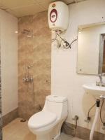 Hotel Air City Near Delhi Aiportにあるバスルーム