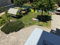 Vonkajšia záhrada v ubytovaní Apartments Puntamika