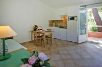 Kuchnia lub aneks kuchenny w obiekcie Lovely apartment in Borgo with shared pool