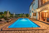 Bazén v ubytování Villa San Andrea - ideal for families, 8 adults, 2 children up to 5 years, 1 children up to 1 years nebo v jeho okolí