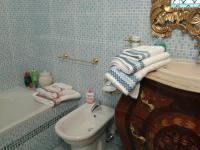 A bathroom at One M