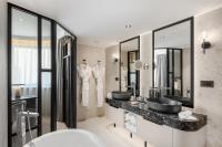 A bathroom at Kempinski Hotel Corvinus Budapest
