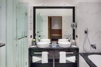 A bathroom at Kempinski Hotel Corvinus Budapest