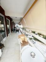 Posedenie v ubytovaní Glyfada golf fourth floor apartment