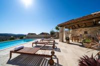 Bazén v ubytování Heritage Island Escape - Casa Bola- Boutique Retreat nebo v jeho okolí