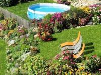 A garden outside Ferienwohnung Anemoon In Millstatt