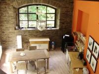 Posezení v ubytování 105 M2 Große Ferienwohnung In Monschau, Direkt Am Oberlauf Der Rur Liegend Auf Drei Ebenen
