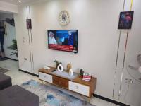 TV a/nebo společenská místnost v ubytování Sidi Beshr Luxury apartment Side Seaview