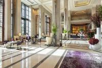 Ein Restaurant oder anderes Speiselokal in der Unterkunft Siam Kempinski Hotel Bangkok 