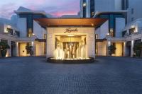 Eine Fassade oder ein Eingang zu Siam Kempinski Hotel Bangkok