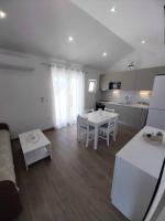 Kuchyňa alebo kuchynka v ubytovaní Apartments Zlata