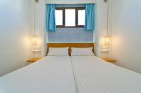 A bed or beds in a room at Salt Apartments Reina Sol