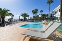 The swimming pool at or close to Salt Apartments Reina Sol