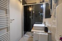 A bathroom at Affittacamere Orchidea for Tourists Hesperia Hosp