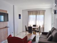 A television and/or entertainment centre at Pleasant apartment in Benalmadena near Playa Beach