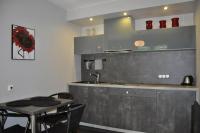Kuchyňa alebo kuchynka v ubytovaní 2-room apartment 30 m2, Rewal