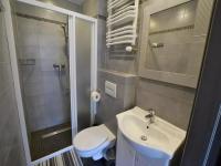 Kúpeľňa v ubytovaní 2-room apartment 30 m2, Rewal