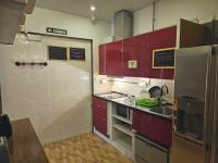 Kuchyň nebo kuchyňský kout v ubytování Wow Hostel Barcelona