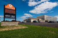 Amsterdam Inn & Suites, Ascend Hotel Collectionに飾ってある許可証、賞状、看板またはその他の書類