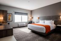 Amsterdam Inn & Suites, Ascend Hotel Collectionにあるベッド