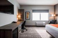 Amsterdam Inn & Suites, Ascend Hotel Collectionにあるベッド