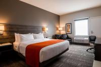 Amsterdam Inn & Suites, Ascend Hotel Collectionにあるベッド