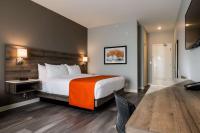 Amsterdam Inn & Suites, Ascend Hotel Collectionにあるベッド