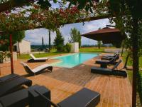 Bazén v ubytovaní Modern holiday home in Foligno - Loc with pool alebo v jeho blízkosti