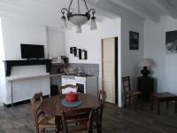 Kuchyňa alebo kuchynka v ubytovaní la petite maison d'Albert